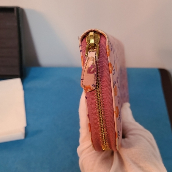 AUTHENTIC PRADA FLORAL LONG WALLET EUC - Picture 16 of 16